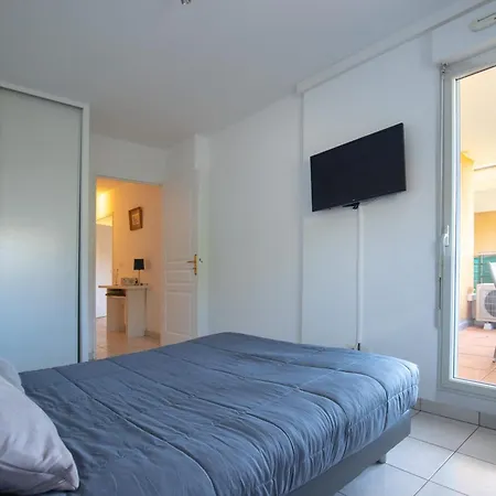 Sweet In - Pool & Tennis Court 度假居